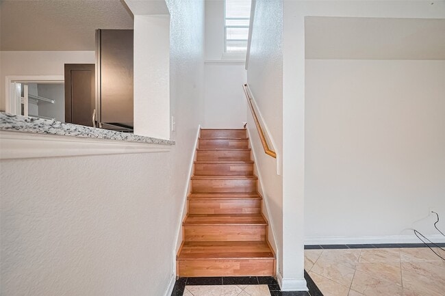 Building Photo - 12927 Pale Ivy Ln