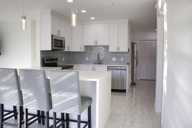 Building Photo - 517 NW 52nd St