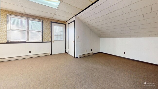 Building Photo - 260 Reform St