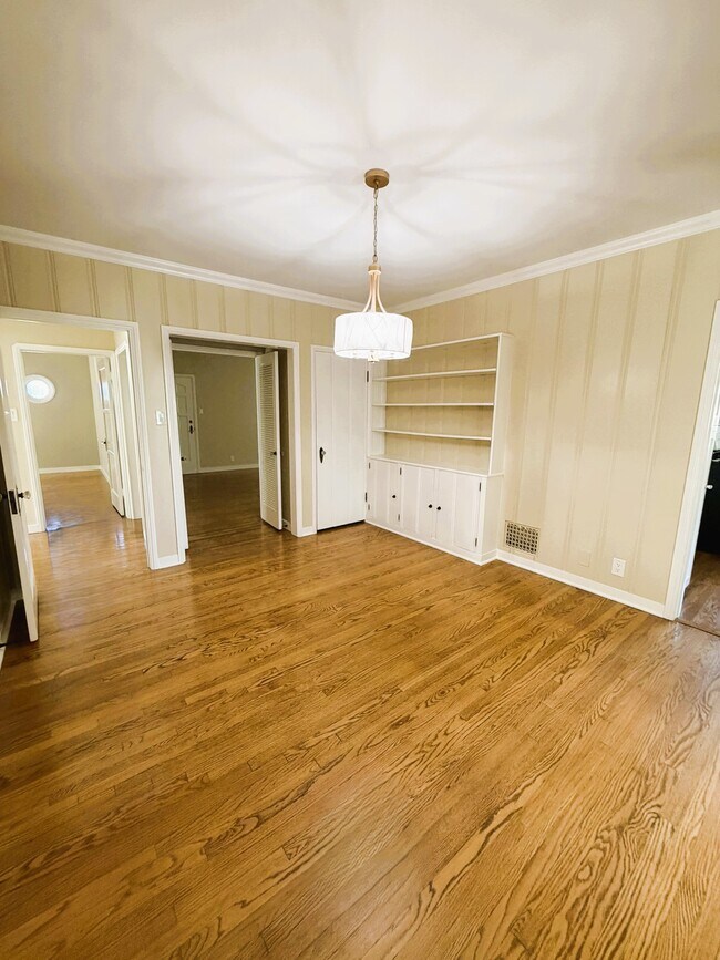 Building Photo - 1803 N Flower St