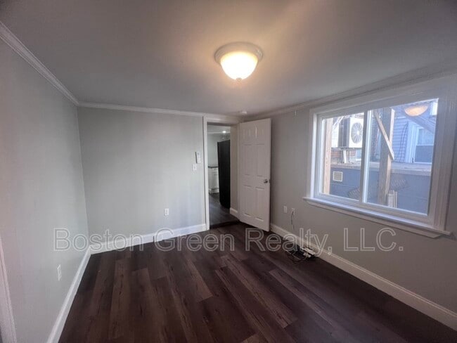 Building Photo - 315 Meridian St