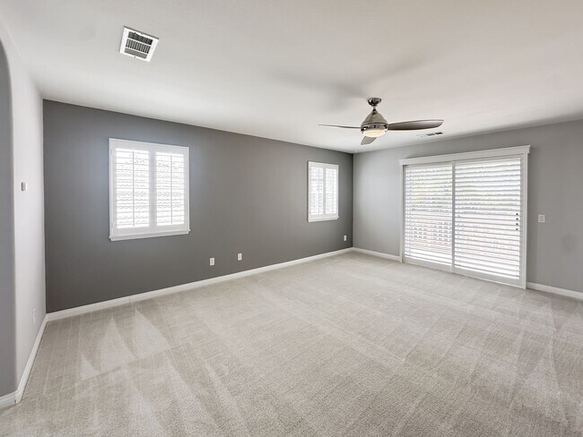 Building Photo - 32920 Northshire Cir