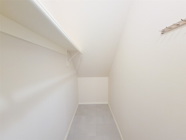 Building Photo - 75 Dennis St