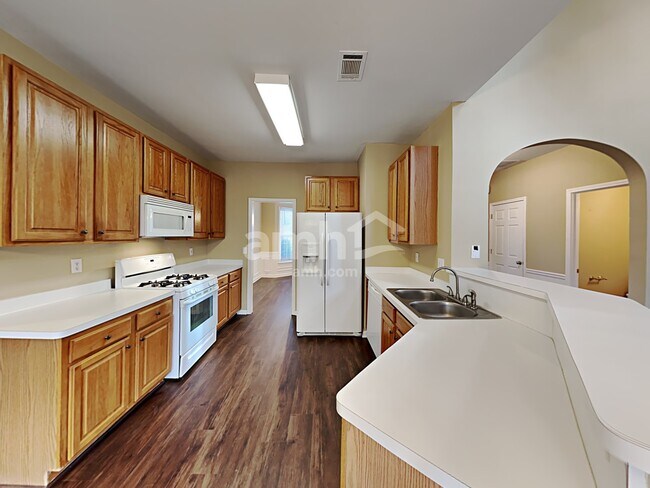 Building Photo - 1029 Chatsworth Ln