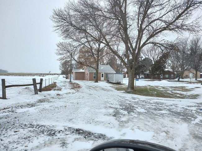 Building Photo - 5710 S Shore Dr