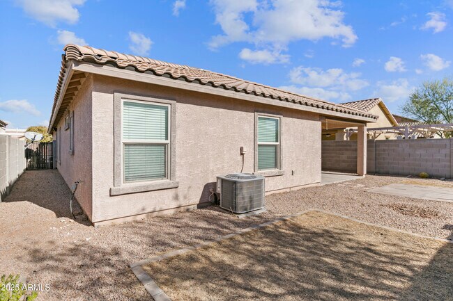 Building Photo - 40925 W Patricia Ln