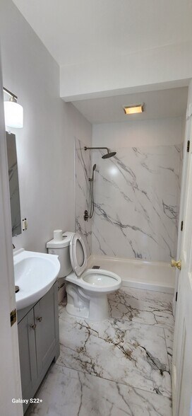 Building Photo - 389 Newport Ave