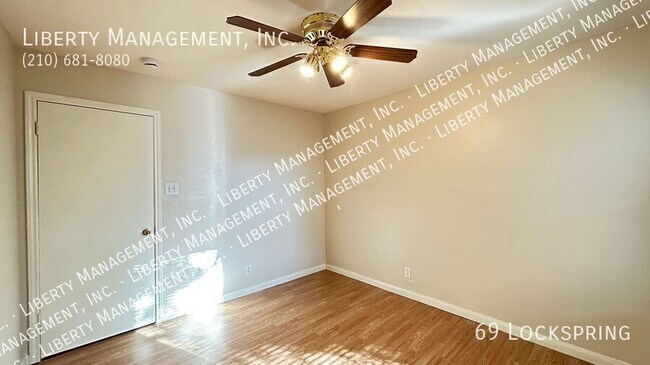 Building Photo - 69 Lockspring-