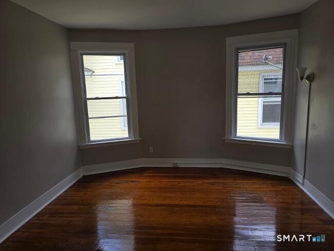 Building Photo - 9 Woodlawn Terrace