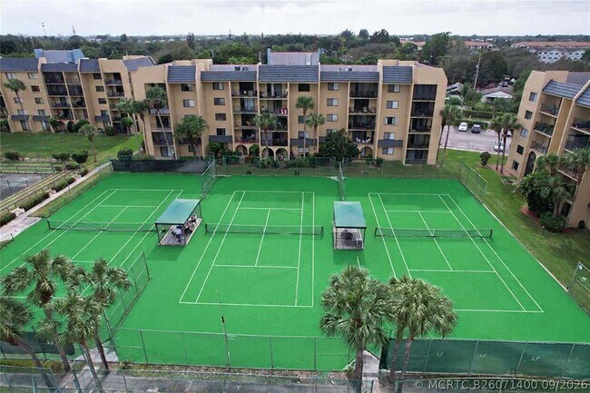 Building Photo - 2788 Tennis Club Dr