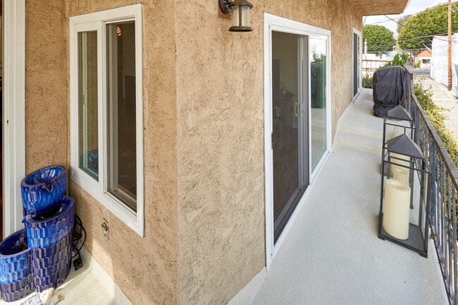 Building Photo - 817 10th St