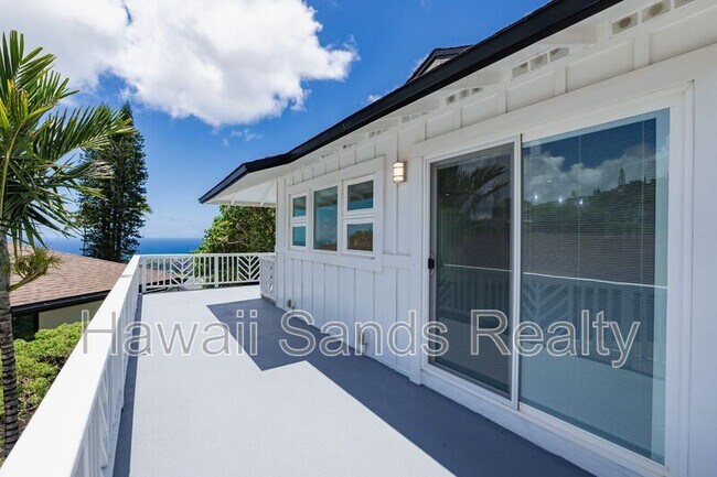 Building Photo - 4566 Sierra Dr