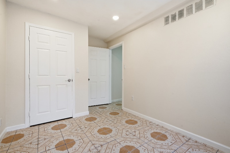 Building Photo - 7924 Woodman Ave