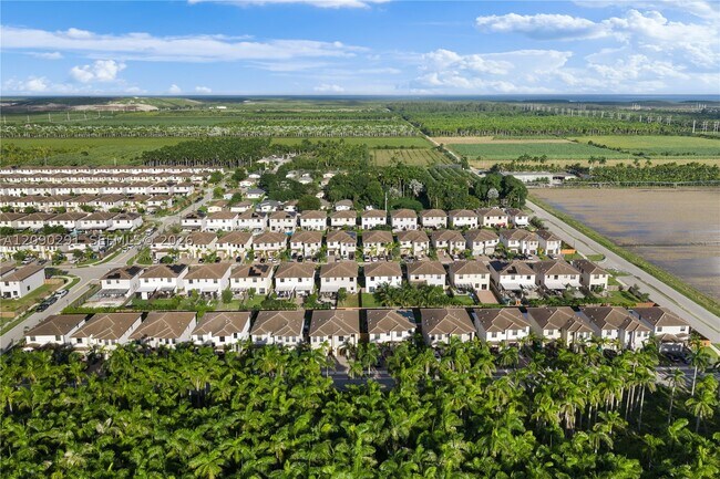 Building Photo - 25511 SW 108th Ct