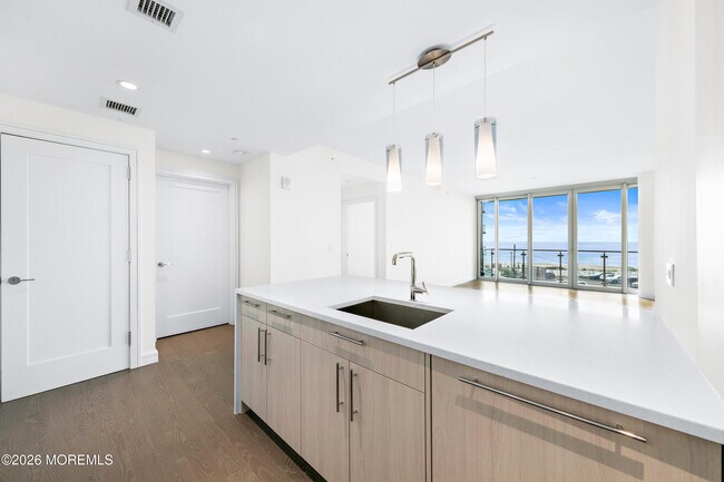 Building Photo - 15 Morris Ave