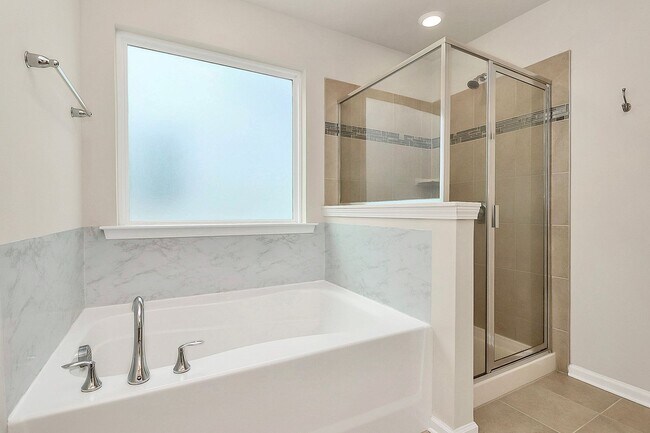 Building Photo - Welcome to this spacious 4 bedroom, 2.5 ba...