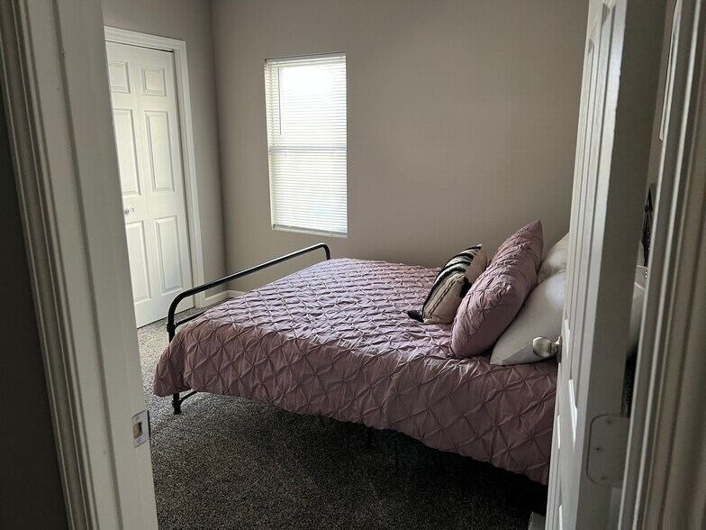 Building Photo - 1745 Garfield St