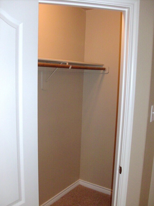 Building Photo - 3 bedroom 2 bath Duplex off Bunny Trail Killeen