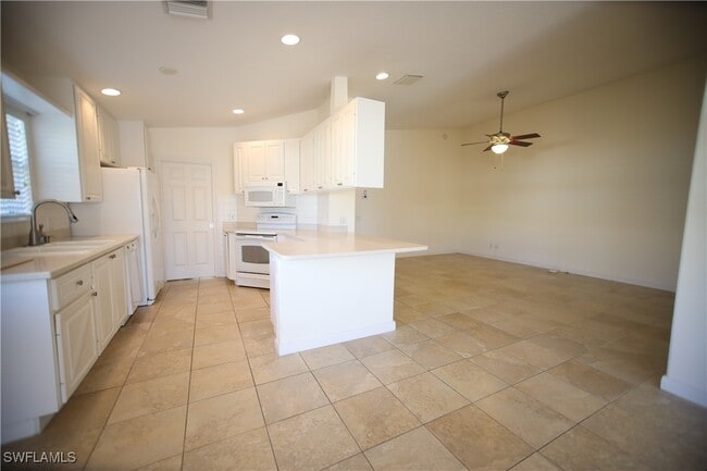 Building Photo - 7558 Rozzini Ln