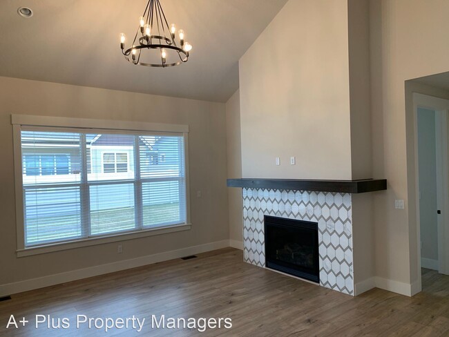 Building Photo - 5 br, 3.5 bath House - 7156 N Hourglass Dr