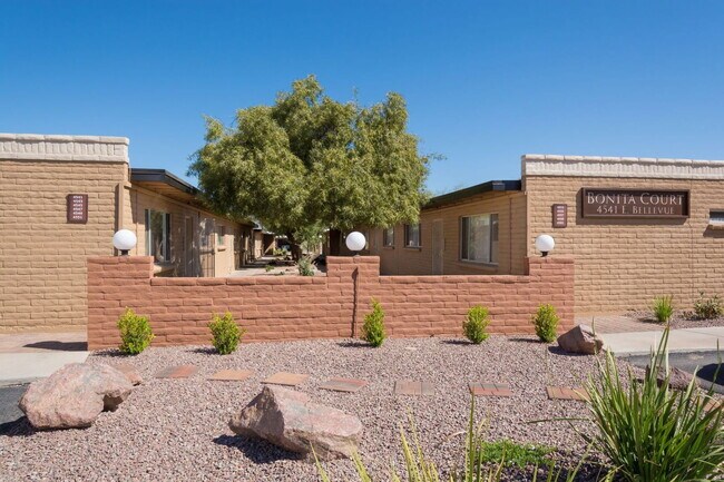 Building Photo - 4557 E Bellevue St