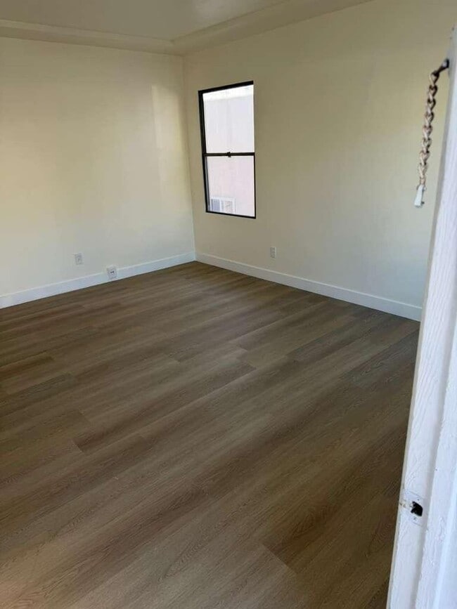 Building Photo - 5621 Mildred St