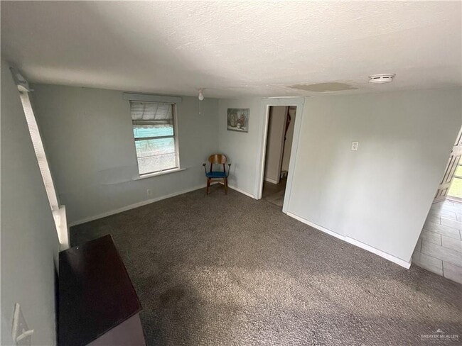 Building Photo - 14 E St