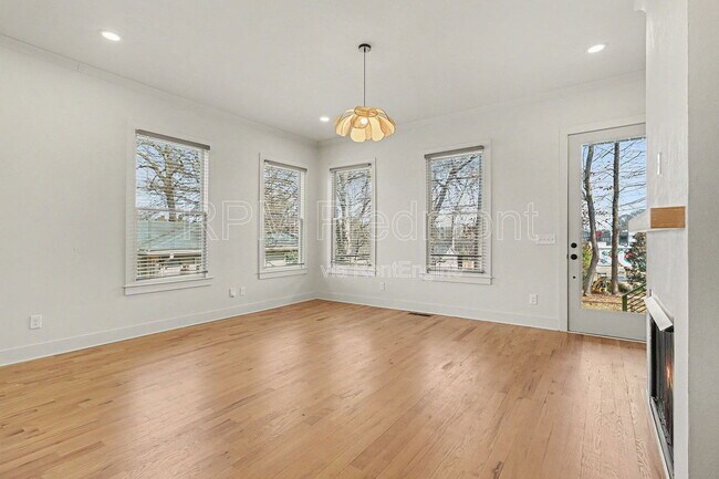 Building Photo - 1081 Hill St SE