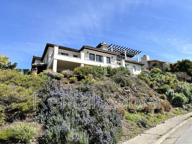 Building Photo - 561 Silverado Dr