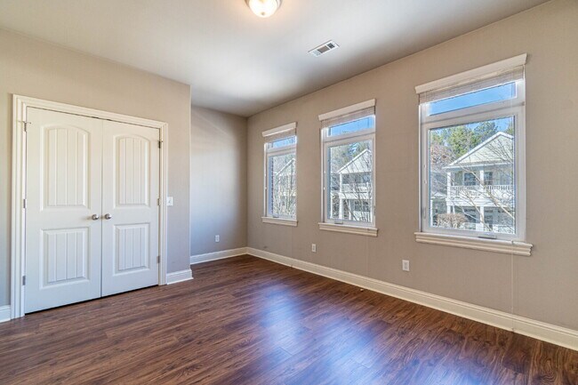 Building Photo - Charming 3-Bedroom Home with 2 Full Baths & 1,750 Sq. Ft. of Comfort in Fayetteville!