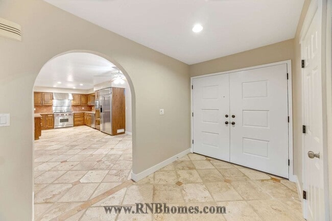 Building Photo - 4305 Whispering Oak Cir