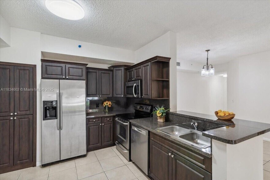 Primary Photo - 6952 SW 39th St