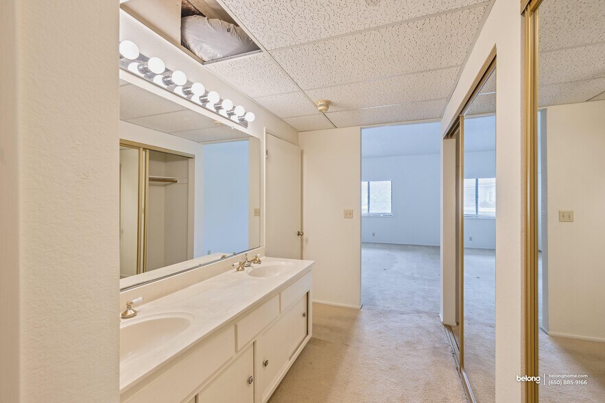 Building Photo - 4685 Albany Cir