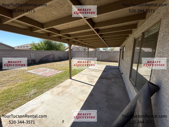 Building Photo - El Mirage 3/2 Near N Dysart Rd & W Thunder...