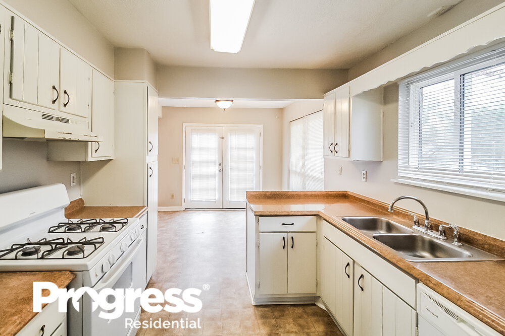 Building Photo - 2468 Mistletoe Ln SW