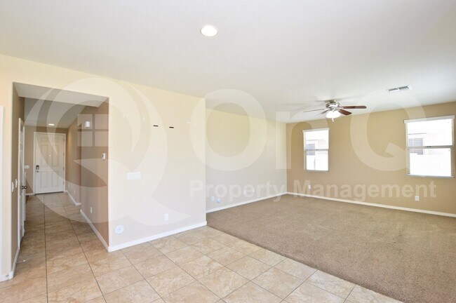 Building Photo - 5431 W Fetlock Trail