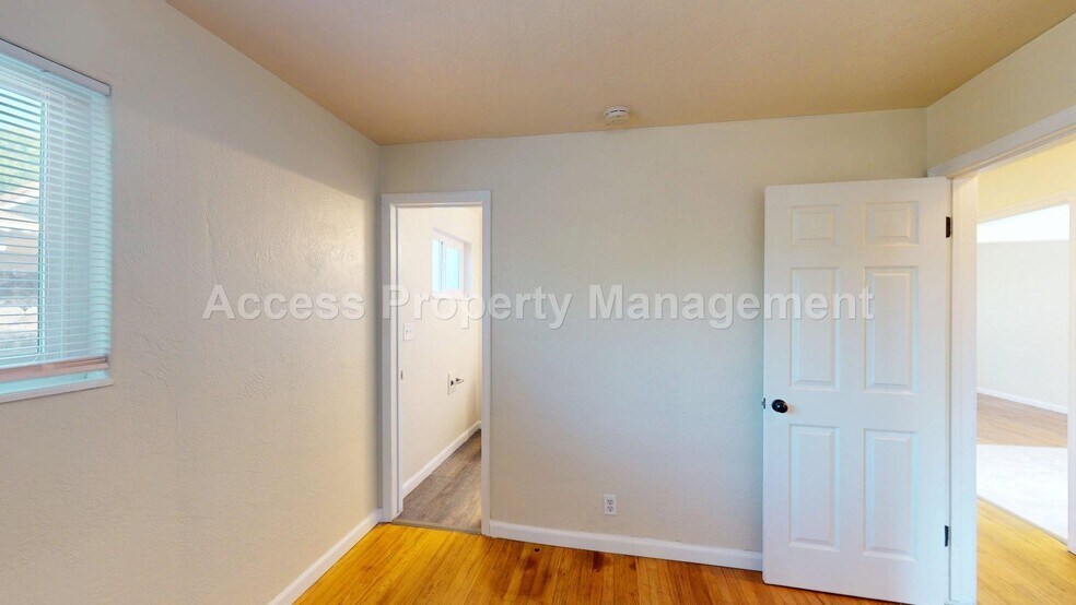 Building Photo - 145 Marilyn Ave