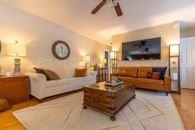 Building Photo - 3 Granbrook Park Rd