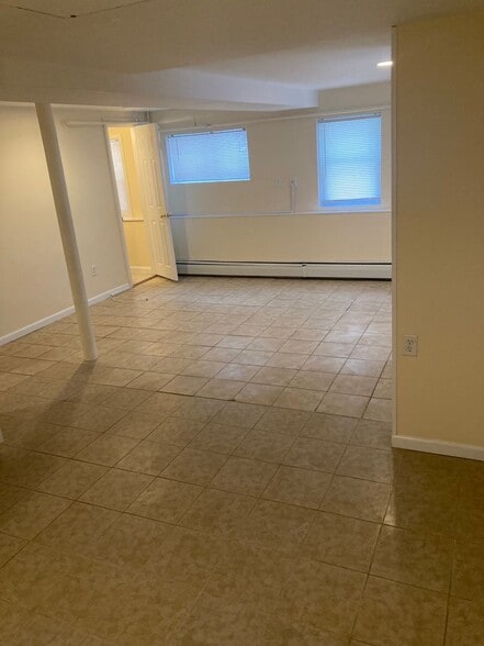 Building Photo - 60 Spruce St