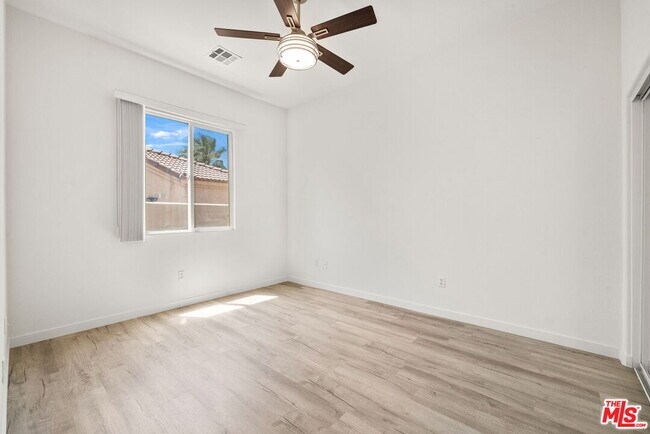 Building Photo - 3411 E Circulo San Sorrento Rd