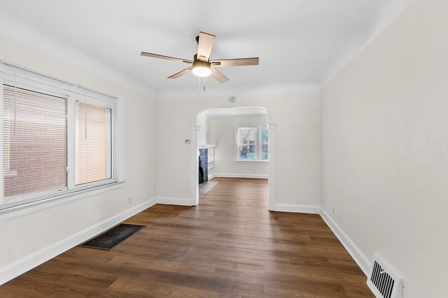 Building Photo - 13533 Santa Rosa Dr