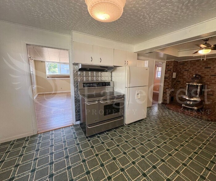 Building Photo - 603CHERRY