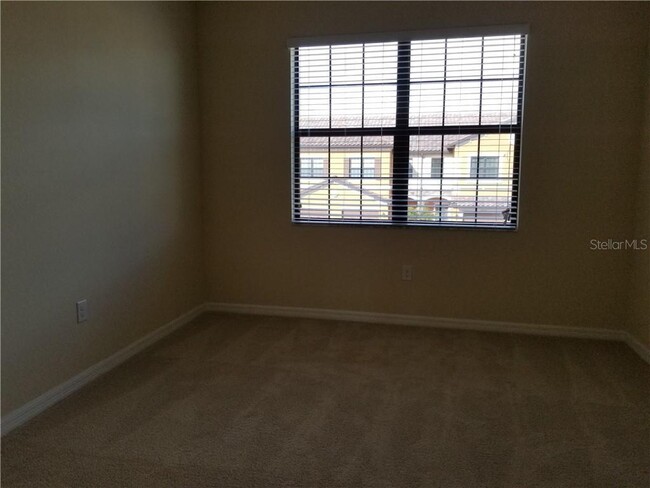 Building Photo - "Spacious 3-Bedroom Townhouse with Lake Vi...