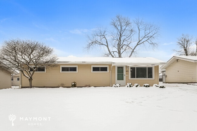 Building Photo - 8975 Cambridge Dr