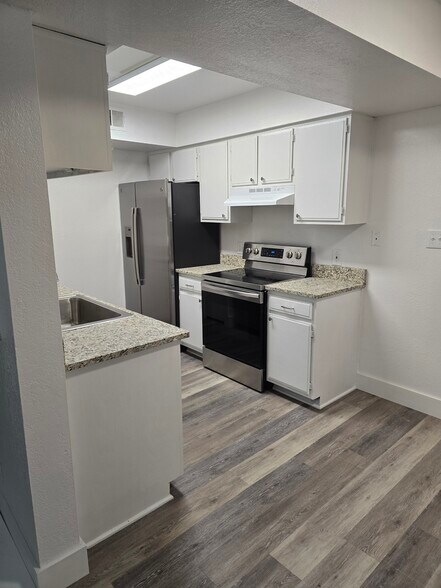 Building Photo - 6382 S 80th East Ave