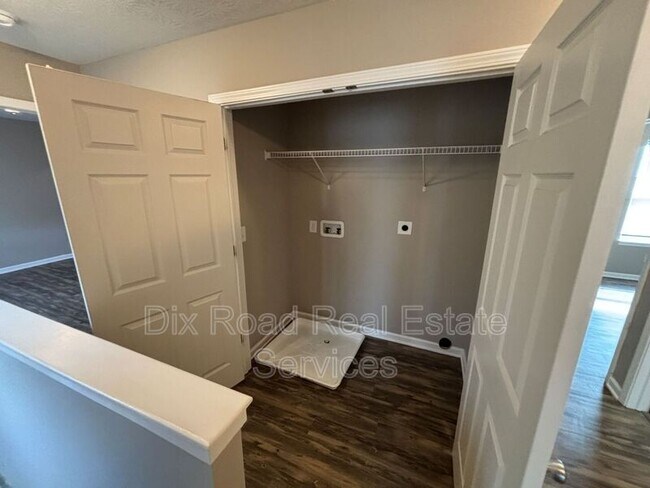 Building Photo - 209 Wexford Dr