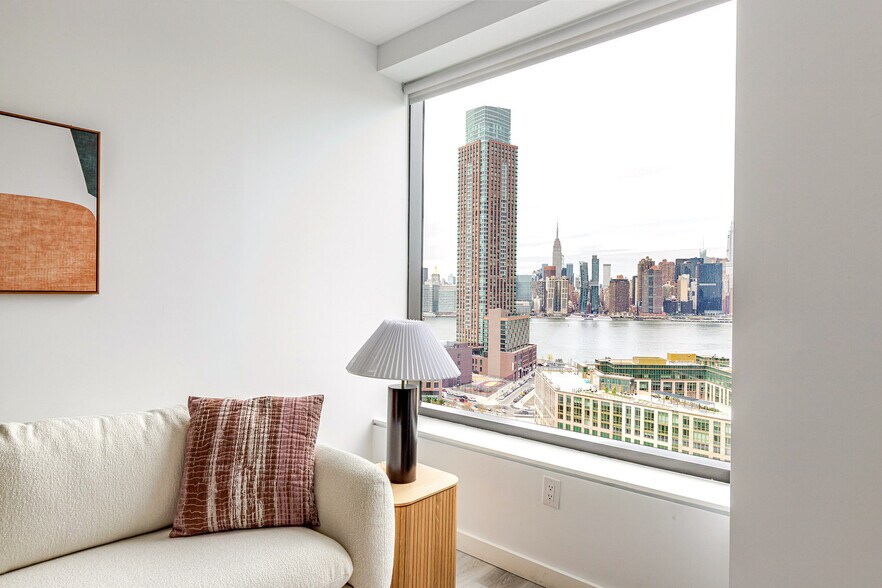 Building Photo - 77 Commercial St