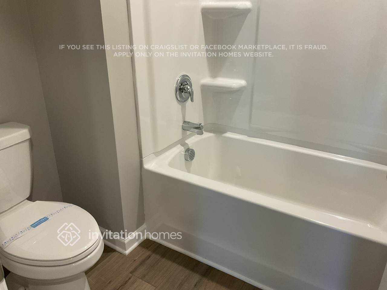 Building Photo - 520 Almere Dr