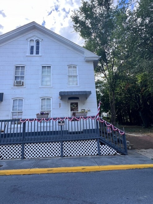 Building Photo - 316 N Maple Ave