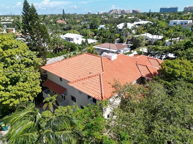 Building Photo - 573 Satinwood Dr